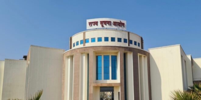 सक्ती :- मुख्य चिकित्सा एवं स्वास्थ्य अधिकारी जिला सक्ती के जन सूचना अधिकारी ने मांगी गई जानकारी को निर्धारित अवधि दिवस मे उपलब्ध करवाने के बजाय जानकारी मांगने का उद्देश्य पूछ कर मांगी गई जानकारी से वंचित करने से क्षुब्ध होकर आरटीआई एक्टिविस्ट सुनिल कुमार बर्मन के व्दारा लिखित रुप से शिकायत करने पर छत्तीसगढ़ राज्य सूचना आयोग ने 25-05-2026 को सुनवाई तिथि निर्धारित कर जन सूचना अधिकारी डॉ.सुदर्शन भारव्दाज को अग्रिम नियमानुसार उचित कार्यवाही हेतु अपना पक्ष रखने जारी की नोटिस…