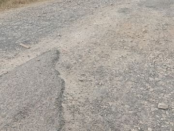 मालखरौदा-सक्ती:- अति व्यस्थतम ब्लॉक मुख्यालय के विभिन्न कार्यालयो तक पहुंचने का मुख्य मार्ग बीरभांठा चौक से मालखरौदा के बस स्टैण्ड तक का सडक जर्जर से राहगीरो को होने वाला परेशानियों को दूर करवाने सडक नव निर्माण कार्य करवाने संभागीय कार्यालय स्तर से नियमानुसार उचित कार्यवाही करने मुख्य अभियंता लोक निर्माण विभाग बिलासपुर परिक्षेत्र बिलासपुर को हिन्देश एजुकेशन हेल्थ एण्ड वेलफेयर फाउण्डेशन के अध्यक्ष सुनिल कुमार बर्मन ने लिखा पत्र…