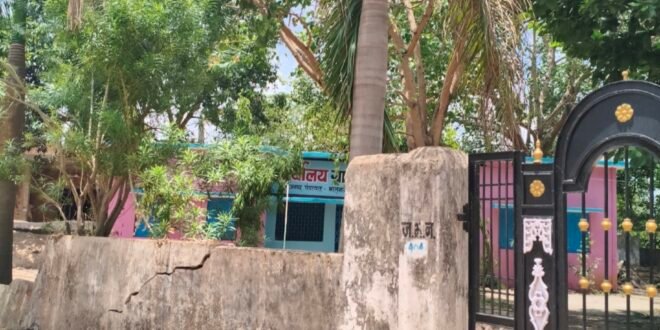 मालखरौदा-सक्ती:- ग्राम पंचायत मरघट्टी का निलम्बित सचिव को ग्राम पंचायत मरघट्टी का ही सचिव के पद पर बहाल करने पर कार्य प्रभावित होने का आशंका व्यक्त करते हुए आपत्ति जताते हुए हिन्देश एजुकेशन हेल्थ एण्ड वेलफेयर फाउण्डेशन के अध्यक्ष सुनिल कुमार बर्मन ने निलम्बित हुए सचिव को ग्राम पंचायत मरघट्टी को छोड कर अन्य दूसरे ग्राम पंचायत मे बहाल करने सीएम हेल्पलाईन पोर्टल मे की मांग…