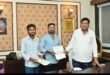 सक्ती:- हिन्देश एजुकेशन हेल्थ एण्ड वेलफेयर फाउण्डेशन के अध्यक्ष सुनिल कुमार बर्मन ने खाद्य,नागरीक आपूर्ति एवं उपभोक्ता संरक्षण मंत्री दयाल दास बघेल से मुलाकात कर अडभार एवं डभरा मे अन्नपूर्ति ग्रेन एटीएम सेंटर प्रारंभ करवाने नियमानुसार उचित कार्यवाही करने सौंपा ज्ञापन…